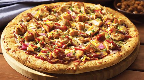 How many calories are in bbq chicken pizza, with mozzarella cheese - calories, carbs, nutrition