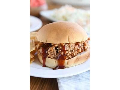 How many calories are in bbq pork sandwich with wheat bun - calories, carbs, nutrition