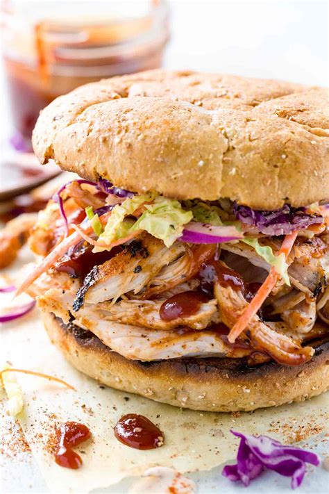 How many calories are in bbq pulled chicken sandwich - calories, carbs, nutrition