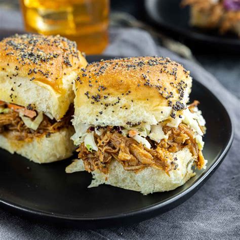 How many calories are in bbq pulled pork sliders - calories, carbs, nutrition