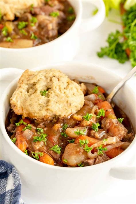 How many calories are in beef casserole with herb dumplings - calories, carbs, nutrition