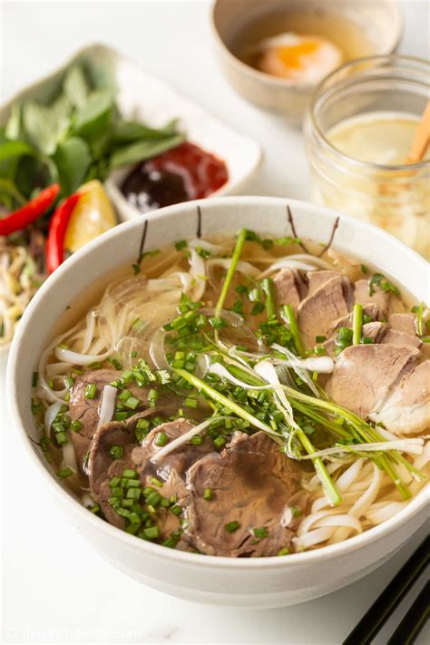 How many calories are in beef pho noodle soup - calories, carbs, nutrition