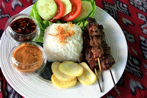 How many calories are in beef sate with sweet & spicy sauce - calories, carbs, nutrition