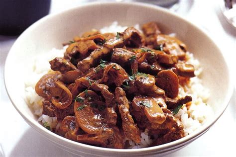 How many calories are in beef stroganoff with basmati rice medium - calories, carbs, nutrition