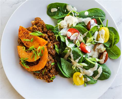 How many calories are in beef stroganoff with butternut squash, baby spinach, green beans and onions - calories, carbs, nutrition