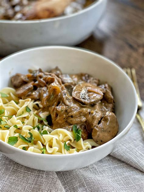 How many calories are in beef stroganoff with vegetables large - calories, carbs, nutrition