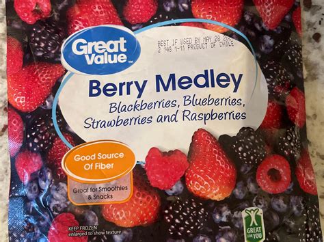 How many calories are in berry medley - calories, carbs, nutrition