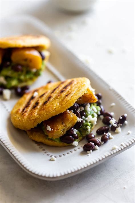 How many calories are in black bean arepa - calories, carbs, nutrition