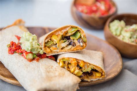 How many calories are in black bean hummus wrap on white lavash - calories, carbs, nutrition