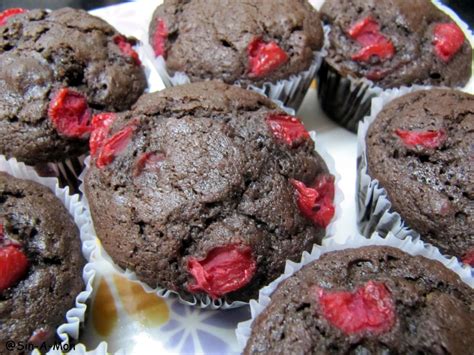 How many calories are in black forest muffin - calories, carbs, nutrition