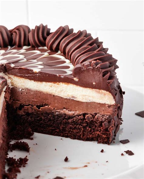 How many calories are in black tie mousse cake - calories, carbs, nutrition