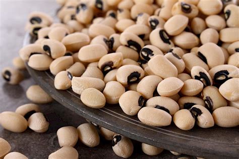 How many calories are in blackeye peas - calories, carbs, nutrition