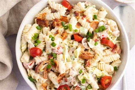 How many calories are in blt pasta salad plate - calories, carbs, nutrition