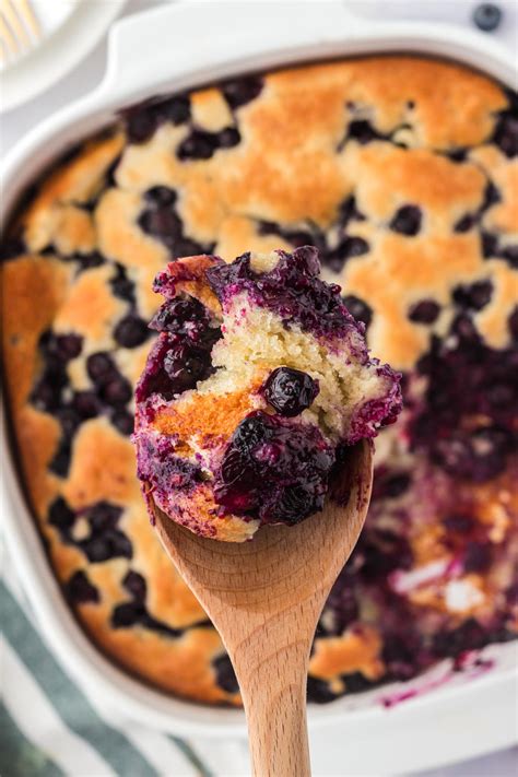 How many calories are in blueberry cobbler - calories, carbs, nutrition