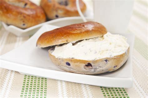 How many calories are in blueberry cream cheese - calories, carbs, nutrition