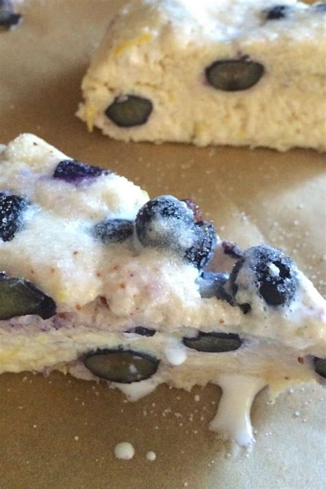 How many calories are in blueberry lemon scones - calories, carbs, nutrition