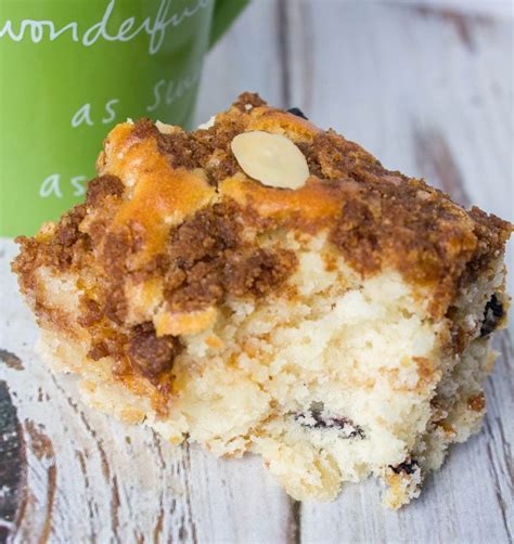 How many calories are in blueberry morning coffee cake - calories, carbs, nutrition