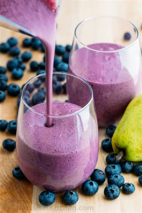 How many calories are in blueberry pear smoothie - calories, carbs, nutrition