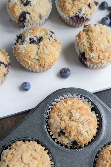 How many calories are in blueberry streusel muffin - calories, carbs, nutrition