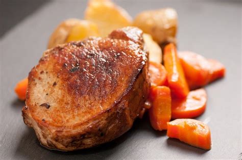 How many calories are in boneless pork chop apples & sweet potato - calories, carbs, nutrition