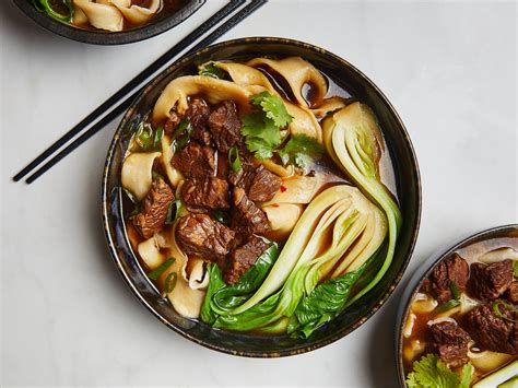 How many calories are in braised beef tips and noodles - calories, carbs, nutrition