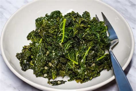 How many calories are in braised garlic and onion kale - calories, carbs, nutrition