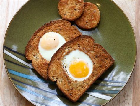 How many calories are in breakfast classic: egg in a nest - calories, carbs, nutrition