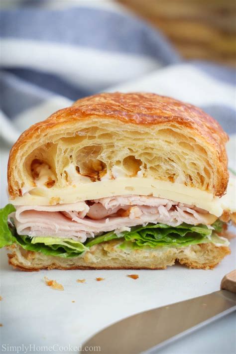 How many calories are in breakfast turkey croissant sandwich - calories, carbs, nutrition