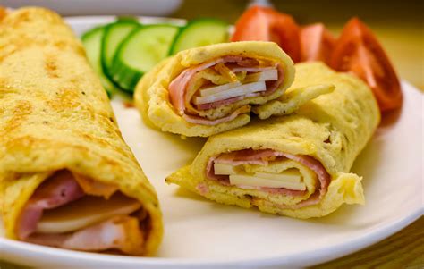How many calories are in breakfast wrap with eggs - calories, carbs, nutrition