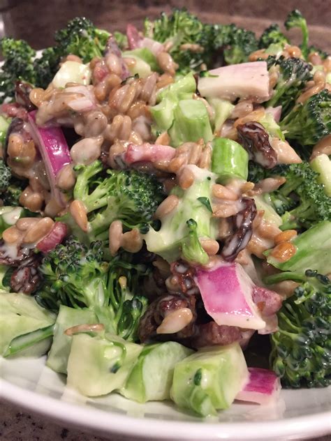 How many calories are in broccoli bacon and sunflower seed salad - calories, carbs, nutrition