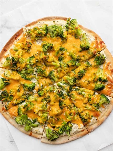 How many calories are in broccoli cheddar pizza - calories, carbs, nutrition