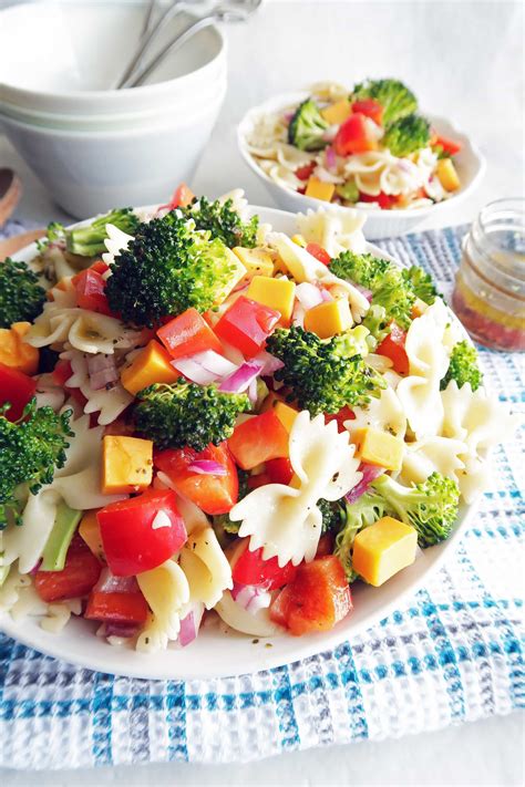 How many calories are in broccoli cheese pasta casserette - calories, carbs, nutrition