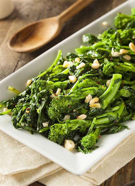 How many calories are in broccoli rabe sauta©e with garlic - calories, carbs, nutrition