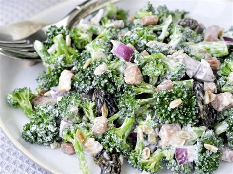 How many calories are in broccoli salad - calories, carbs, nutrition