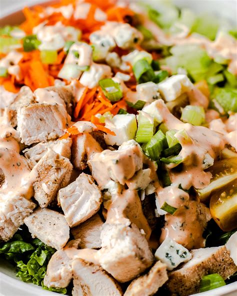 How many calories are in buffalo bleu salad - calories, carbs, nutrition