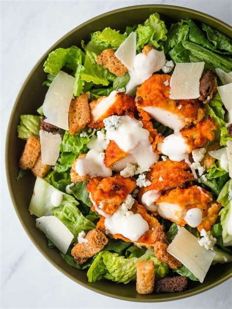 How many calories are in buffalo chicken caesar salad - calories, carbs, nutrition