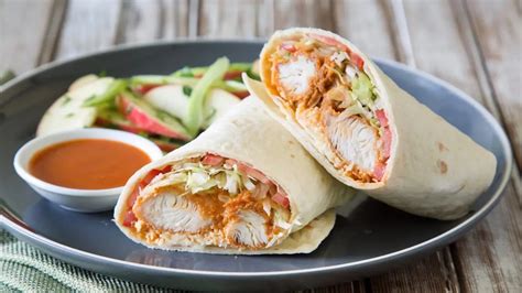 How many calories are in buffalo chicken wrap on tortilla - calories, carbs, nutrition