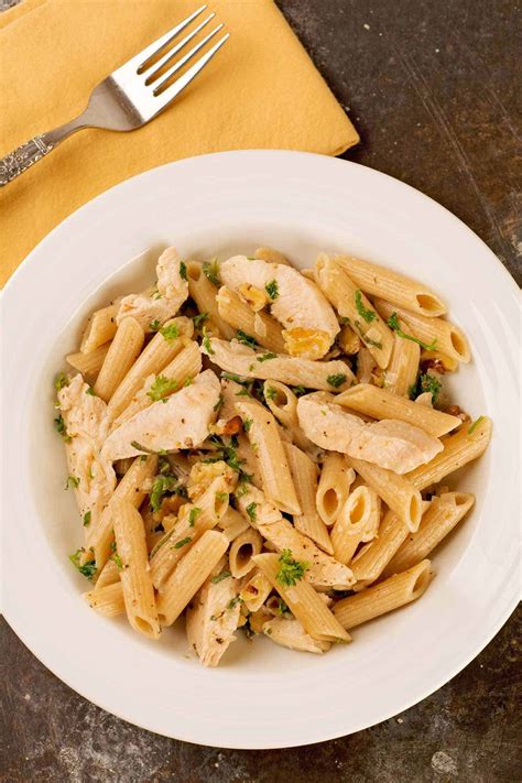 How many calories are in butter chicken with penne pasta medium - calories, carbs, nutrition