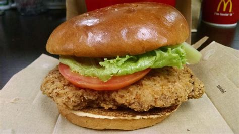 How many calories are in buttermilk breaded chicken eighths - calories, carbs, nutrition