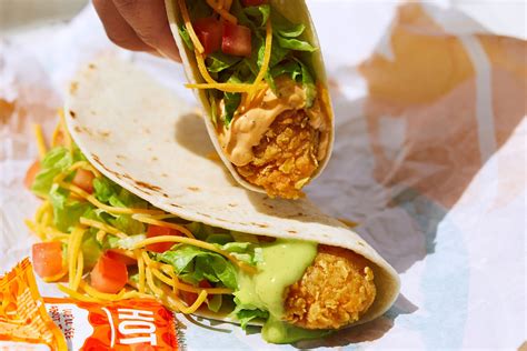 How many calories are in buttermilk chicken taco - calories, carbs, nutrition