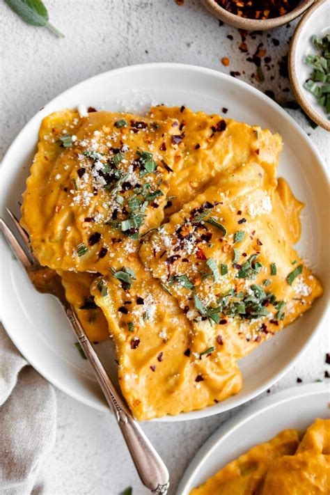 How many calories are in butternut ravioli medium - calories, carbs, nutrition