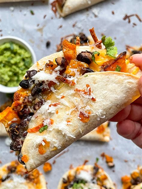 How many calories are in butternut squash black bean tacos - calories, carbs, nutrition