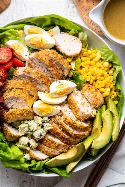 How many calories are in california cobb salad with crispy chicken - calories, carbs, nutrition