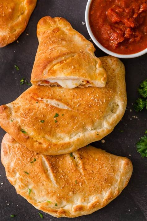 How many calories are in calzone classic cheese 7