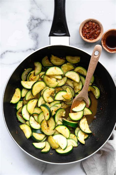 How many calories are in cantonese stir-fry with zucchini - calories, carbs, nutrition