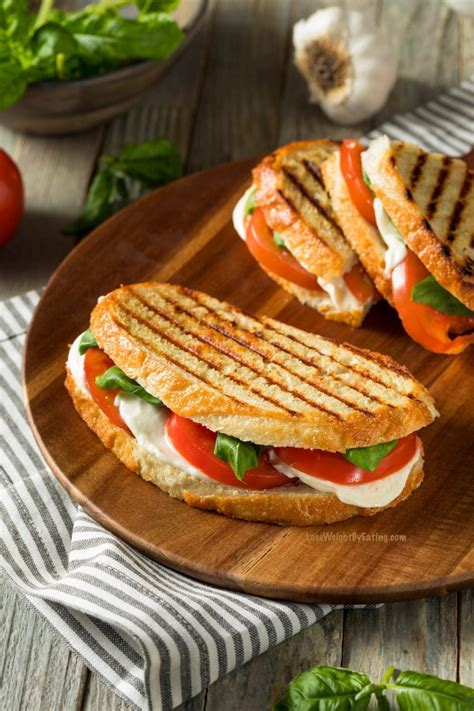 How many calories are in caprese panini - calories, carbs, nutrition