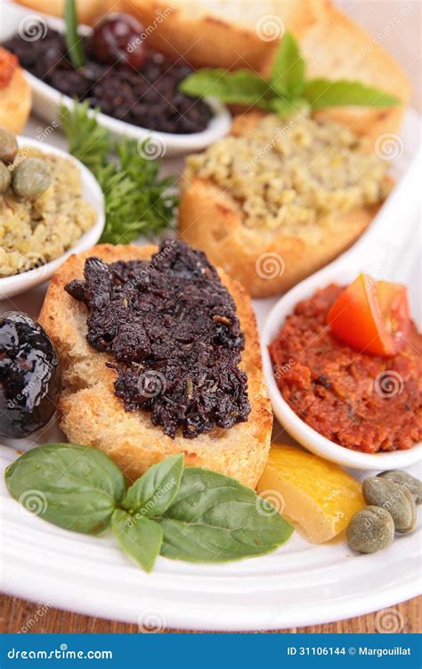 How many calories are in caprese ww toast tapenade anchovy (79001.6) - calories, carbs, nutrition