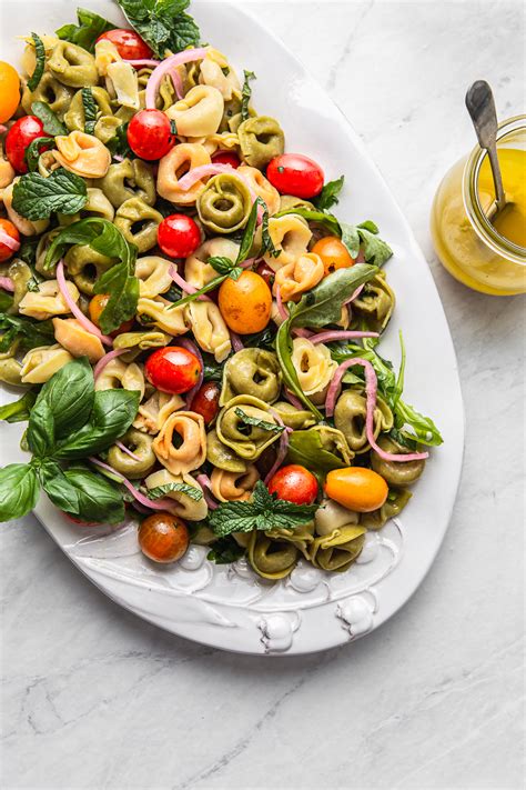 How many calories are in cauliflower with tri-color tortellini, in vinaigrette - calories, carbs, nutrition