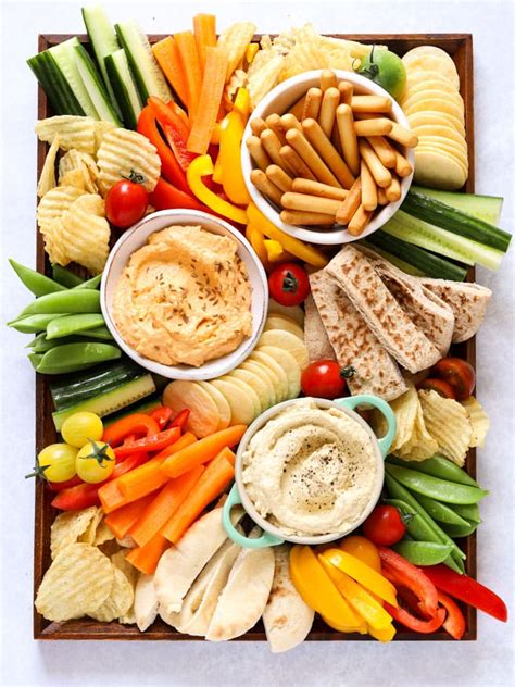 How many calories are in cerner's hummus platter with crudites - calories, carbs, nutrition