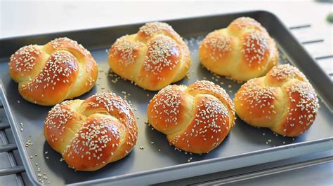 How many calories are in challah roll - calories, carbs, nutrition